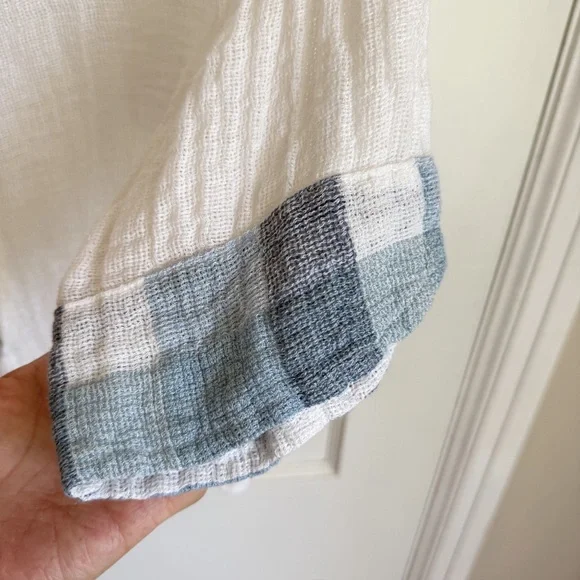 Marilu White Linen Button Up Sheer Blouse With Blue Accents - Picture 7 of 9